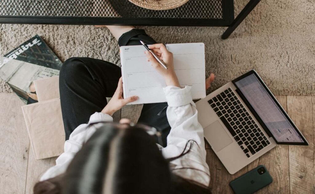 Qué necesito para estudiar en línea eficientemente